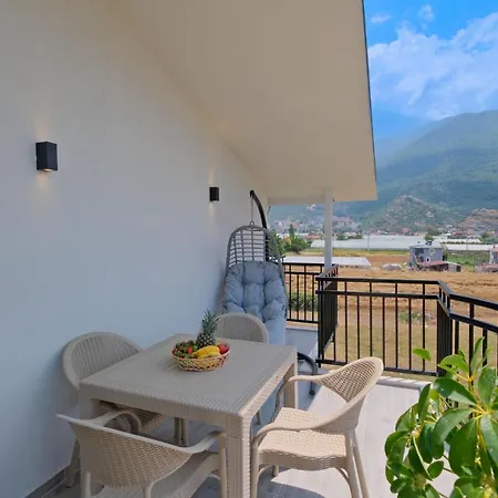 Luxury Apartment *